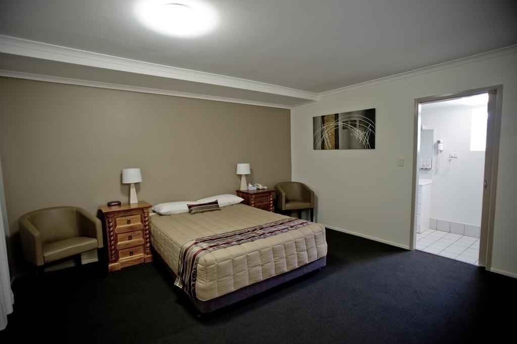 Centrepoint Motor Inn Rockhampton Exterior photo