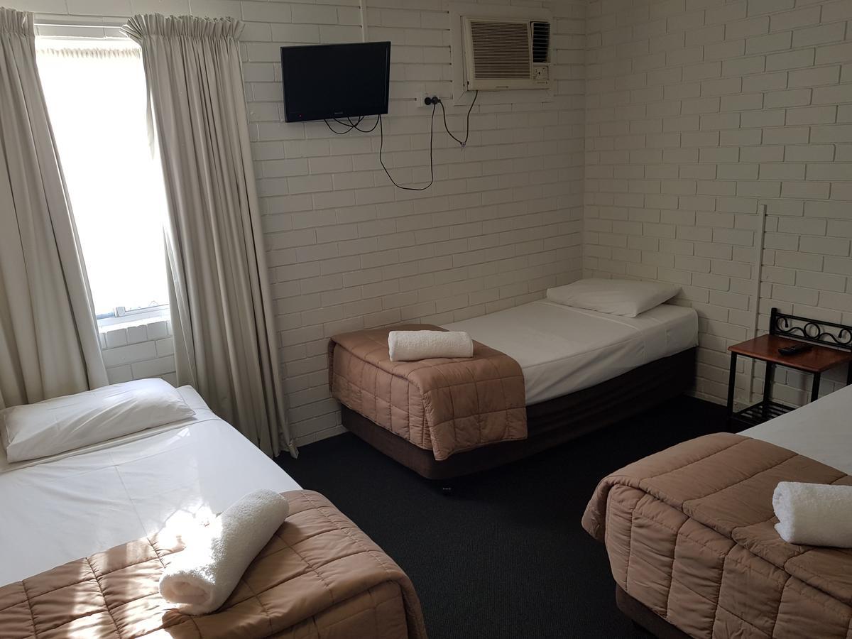 Centrepoint Motor Inn Rockhampton Exterior photo
