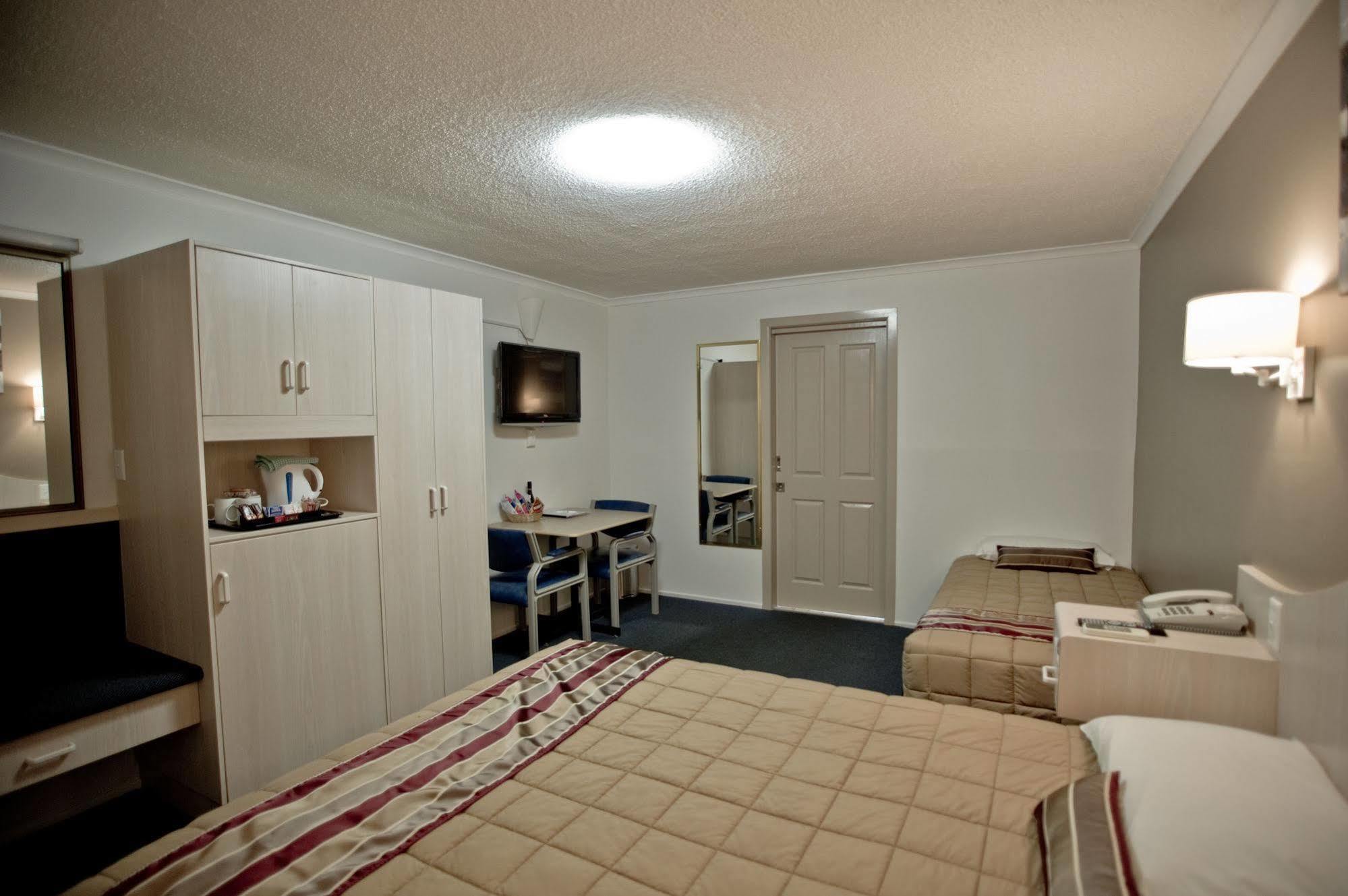Centrepoint Motor Inn Rockhampton Exterior photo